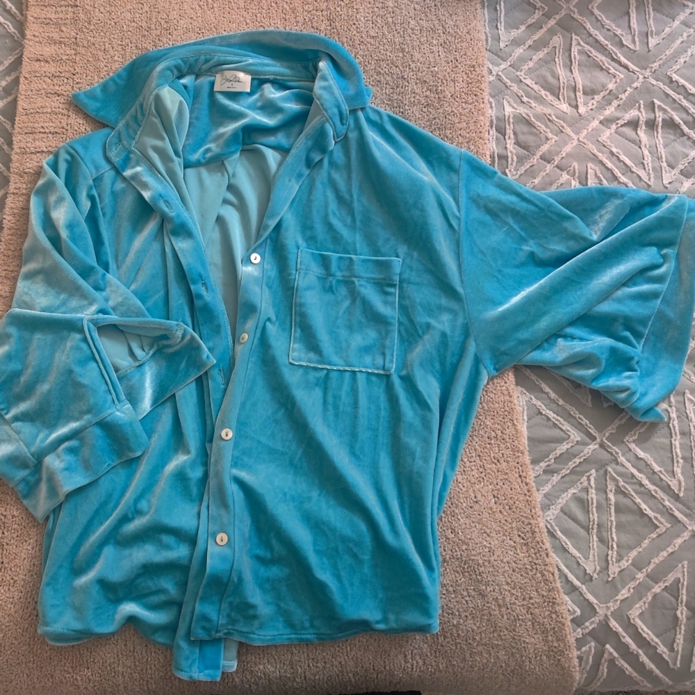 Laina Rauma Button Down Shirt size Small in Glacier Blue